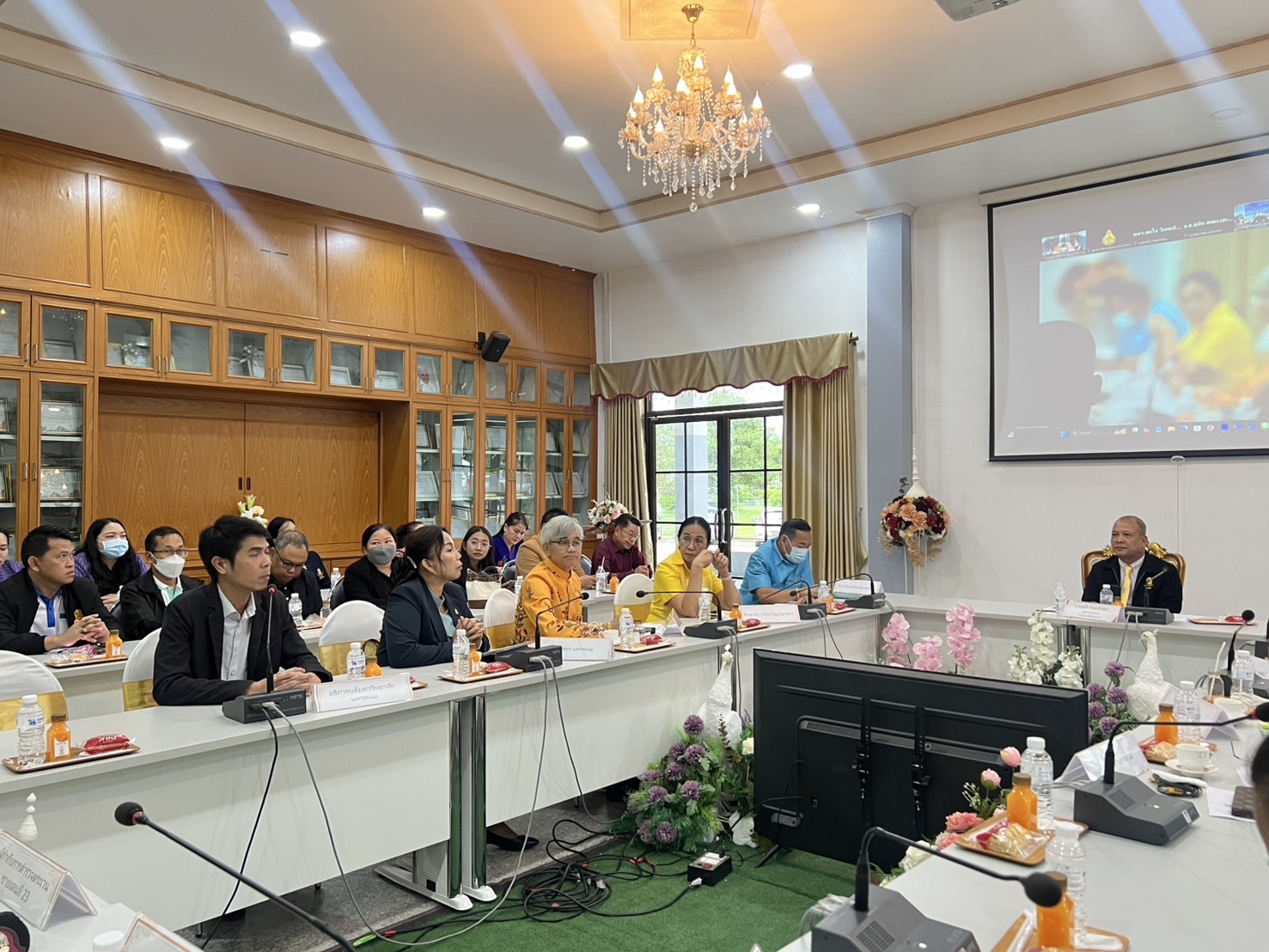 ม.นครพนม ร่วมประชุมผู้ตรวจพัฒนาการบริหารจัดการฯ ขับเคลื่อนนโยบาย ศธ. สู่การปฏิบัติอย่างมีประสิทธิภาพ