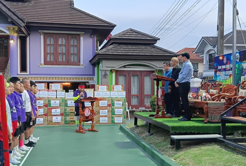 อธิการบดี ม.นครพนม ร่วมเปิดศึก “ตะกร้อรวมใจ สู่ทหารไทย” ดันพลังพลเรือน-ทหาร ส่งใจชายแดน ไทย-กัมพูชา