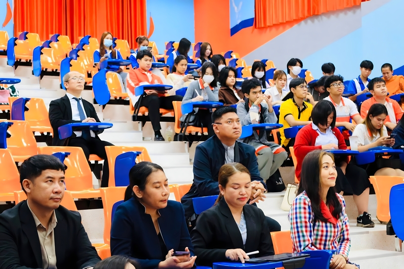 สาขาวิชารัฐประศาสนศาสตร์ จัดบรรยายพิเศษ บทบาทของรัฐในการขับเคลื่อนนครพนมด้วยโครงสร้างพื้นฐานคมนาคม