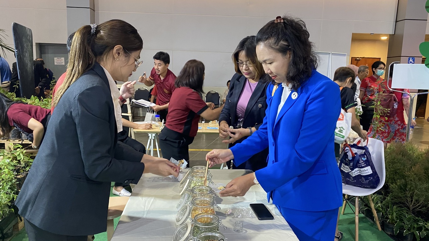 มหาวิทยาลัยนครพนมร่วมงานมหกรรมสมุนไพรแห่งชาติ ครั้งที่ 22 ภูมิปัญญาไทย ซอฟต์พาวเวอร์ไทย สร้างเศรษฐกิจ