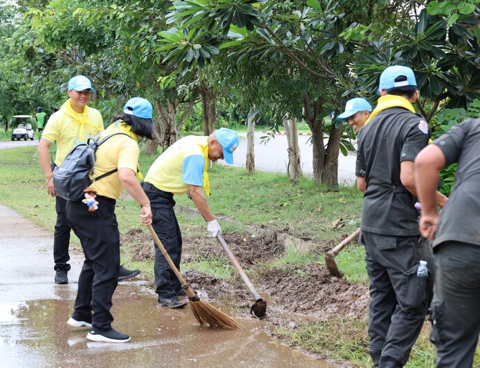 ม.นครพนม ร่วมกิจกรรม “รด.จิตอาสา เราทำความดีด้วยหัวใจ” เฉลิมพระเกียรติ พระบาทสมเด็จพระเจ้าอยู่หัว 28 กรกฎาคม 2568