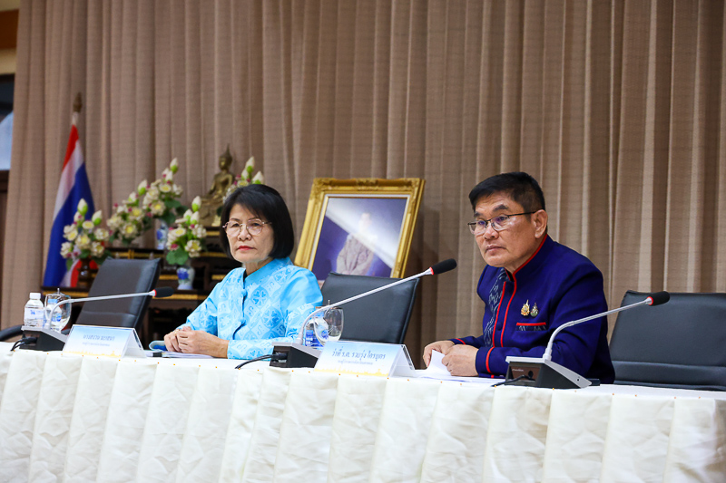 มหาวิทยาลัยนครพนม ร่วมประชุมเตรียมความพร้อมจัดประเพณีไหลเรือไฟและงานกาชาดจังหวัดนครพนม ประจำปี 2568