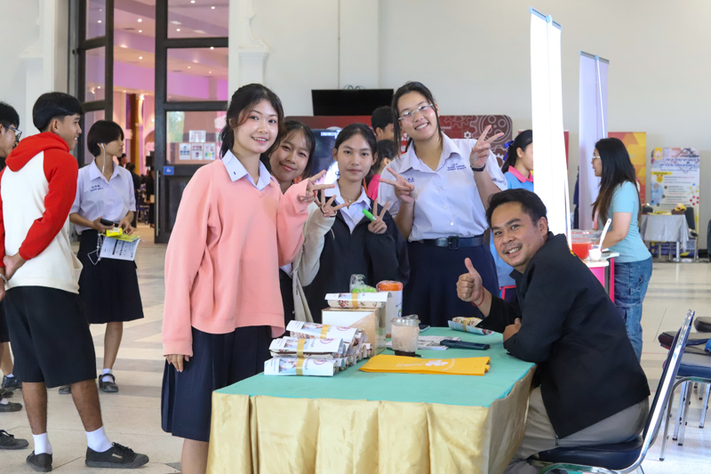 มหาวิทยาลัยนครพนม ร่วมพิธีเปิดกิจกรรม UTCC Tutor ติวทั่วไทย พิชิตมหาลัยในฝัน