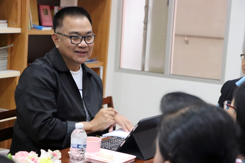 ว.การท่องเที่ยวและอุตสาหกรรมบริการ ลงพื้นที่ริมโขงหนุนหลักสูตร Non-Degree ปั้นผู้ประกอบการเศรษฐกิจสร้างสรรค์ (The College of Tourism and Service Industry is on the ground along the Mekong River supporting the Non-Degree program to cultivate creative economy entrepreneurs.)