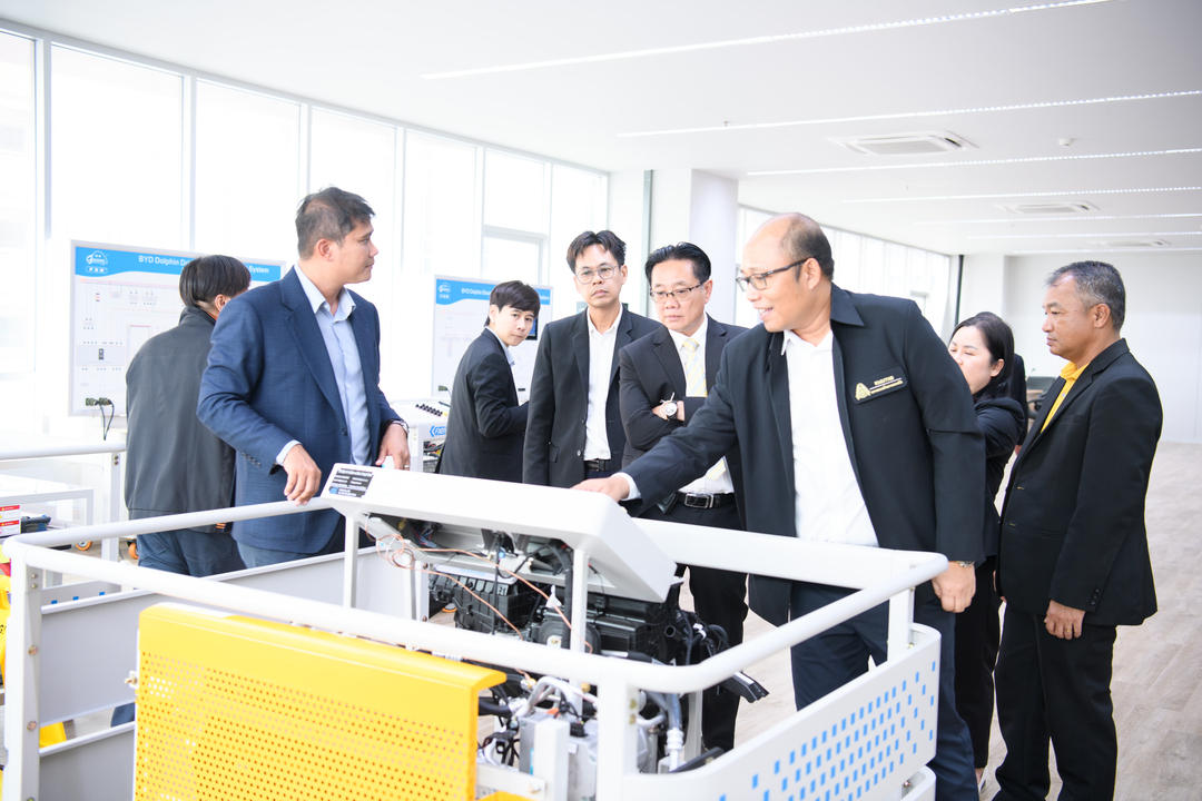 ม.นครพนม เยี่ยมชมดูงานสานต่อเทคโนโลยีอัจฉริยะมหาวิทยาลัยเทคโนโลยีพระจอมเกล้าพระนครเหนือ