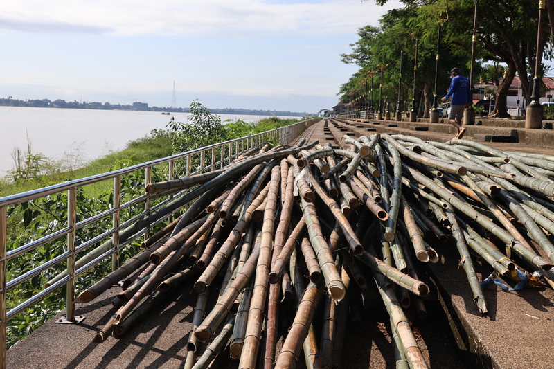 ม.นครพนม บวงสรวงการสร้างเรือไฟโชว์ ประจำปี 2568 ร่วมสืบสานประเพณีไหลเรือไฟจังหวัดนครพนม
