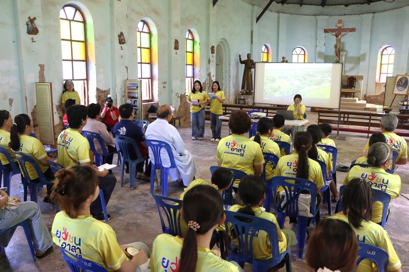 เสวนา “การเพิ่มศักยภาพนักเล่าเรื่องท้องถิ่น 2 รุ่น 2 ภาษา” หนุนการท่องเที่ยวเชิงสร้างสรรค์ชุมชนคาทอลิกบ้านคำเกิ้ม