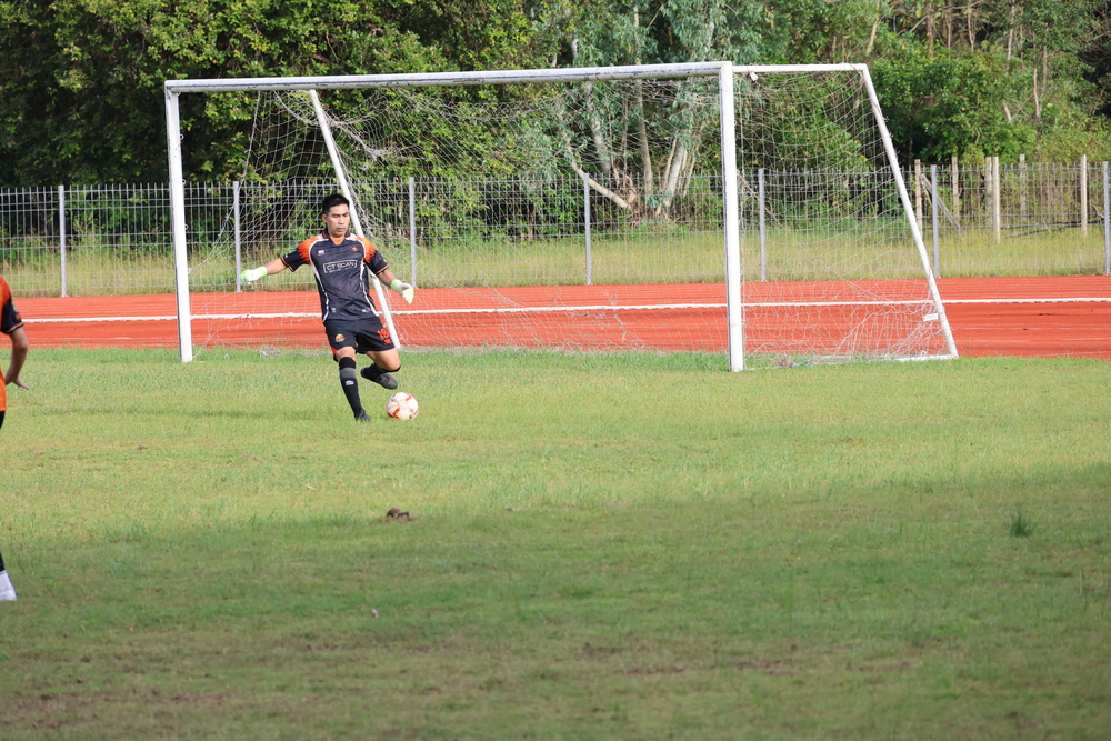 อธิการบดีมหาวิทยาลัยนครพนมให้กำลังใจนักฟุตบอล ก่อนร่วมศึกกีฬามหาวิทยาลัยแห่งประเทศไทย ครั้งที่ 51