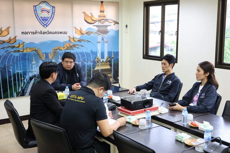 รับมอบเงินสนับสนุนการสร้างเรือไฟโชว์ ในงานไหลเรือไฟโลก 2568