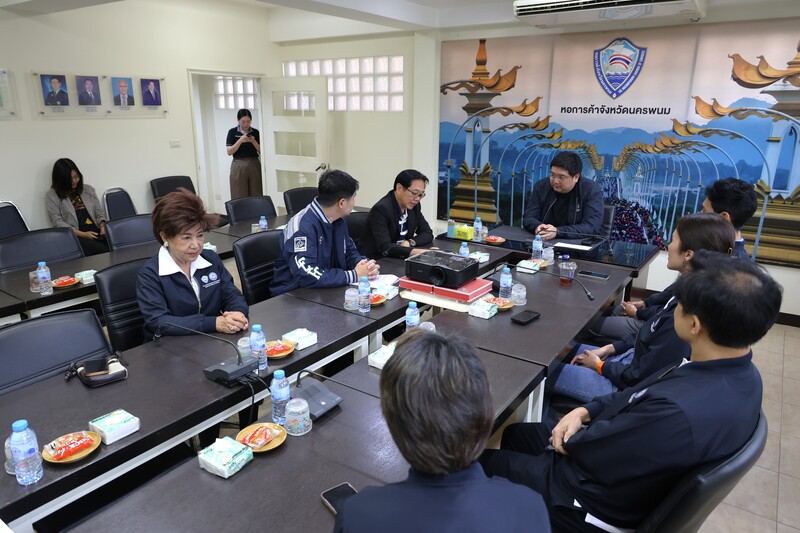 รับมอบเงินสนับสนุนการสร้างเรือไฟโชว์ ในงานไหลเรือไฟโลก 2568