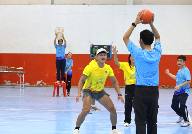 ม.นครพนม ร่วมพิธีเปิดงานกีฬาสานสัมพันธ์ กกต.ภาคอีสาน 20 จังหวัด เสริมความสามัคคี-สุขภาพดีในองค์กร