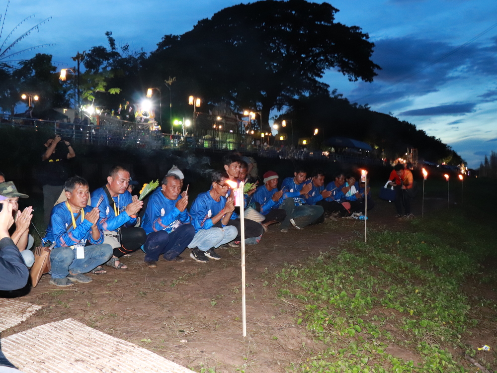 มหาวิทยาลัยนครพนมจัดแสดง “เรือไฟโชว์” ลำแรก เปิดม่านงานมหกรรมไหลเรือไฟโลก ประจำปี 2568