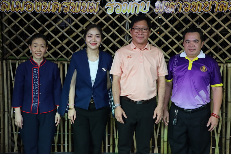 ม.นครพนม จัดไหลเรือไฟโชว์วันที่สาม ร่วมกับ เทศบาลเมืองนครพนม