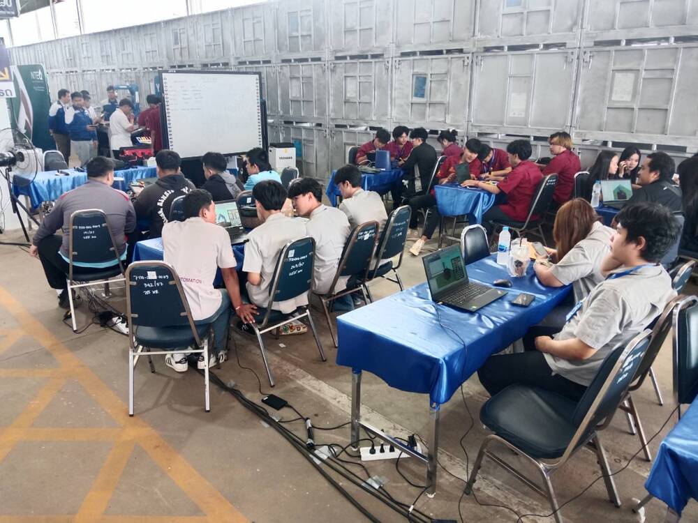 นักศึกษามหาวิทยาลัยนครพนม คว้า 4 รางวัลจากเวที “ESAN Robocon 2025” โชว์ศักยภาพด้านหุ่นยนต์อุตสาหกรรม