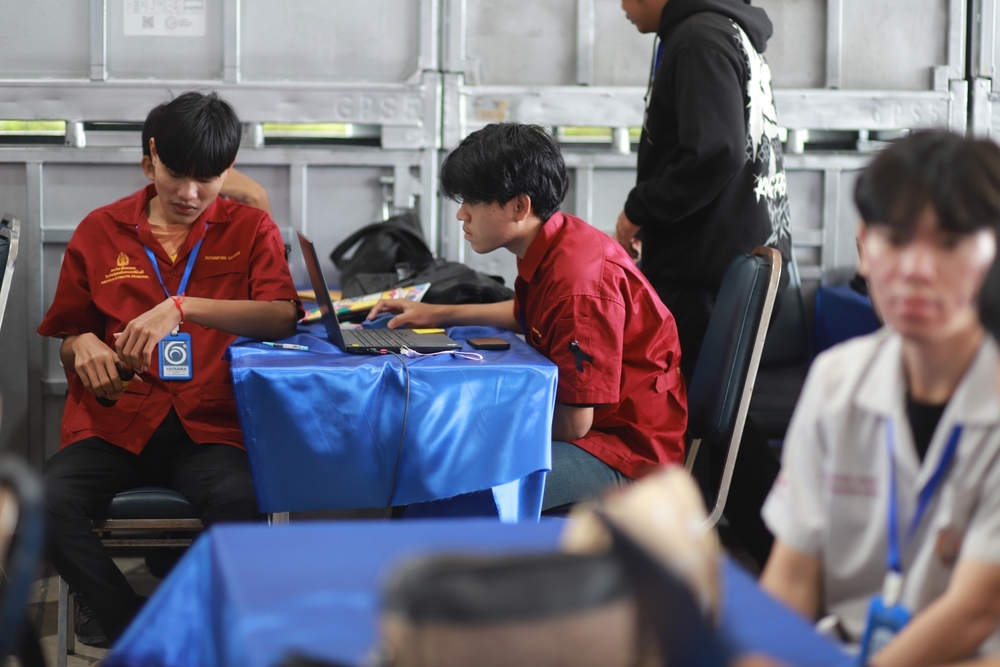 นักศึกษามหาวิทยาลัยนครพนม คว้า 4 รางวัลจากเวที “ESAN Robocon 2025” โชว์ศักยภาพด้านหุ่นยนต์อุตสาหกรรม