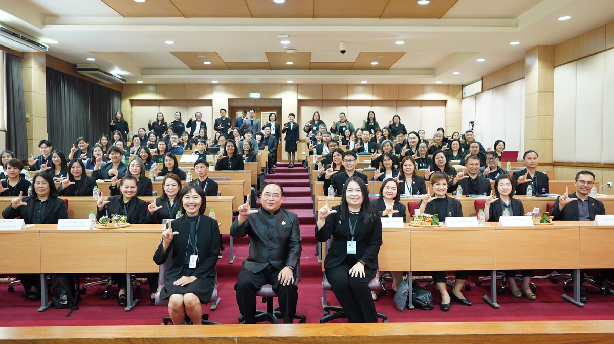 สำนักวิทยบริการ รับโล่ประกาศเกียรติคุณห้องสมุดสีเขียว ประจำปี 2568 พร้อมร่วมการประชุมผู้บริหารเครือข่ายห้องสมุดสีเขียว
