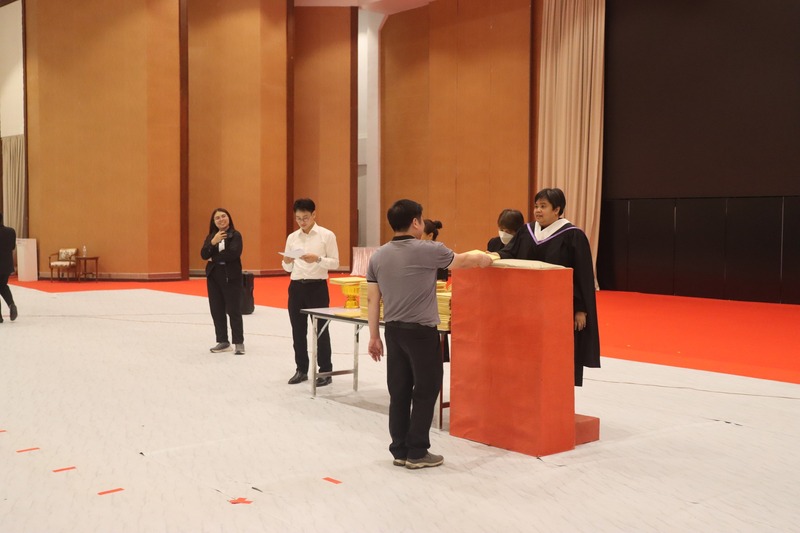 ซักซ้อมนักศึกษาต้นแบบ เตรียมความพร้อมพิธีพระราชทานปริญญาบัตร ประจำปีการศึกษา 2567