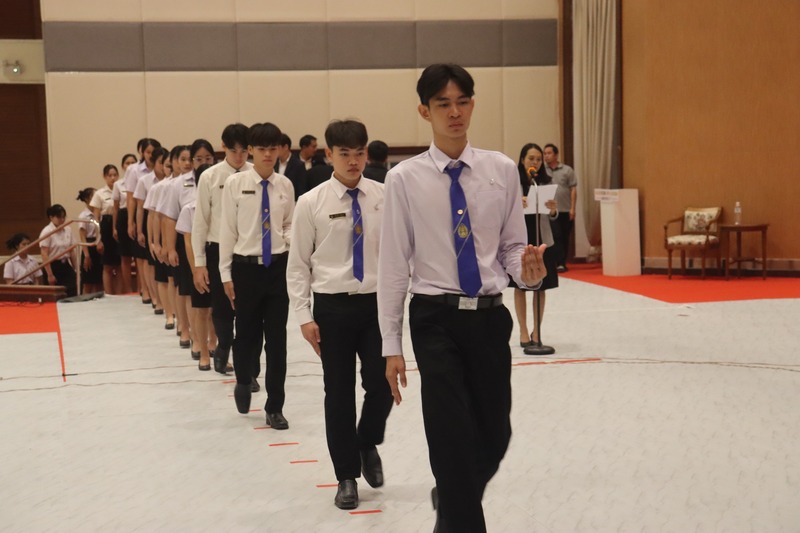 ซักซ้อมนักศึกษาต้นแบบ เตรียมความพร้อมพิธีพระราชทานปริญญาบัตร ประจำปีการศึกษา 2567