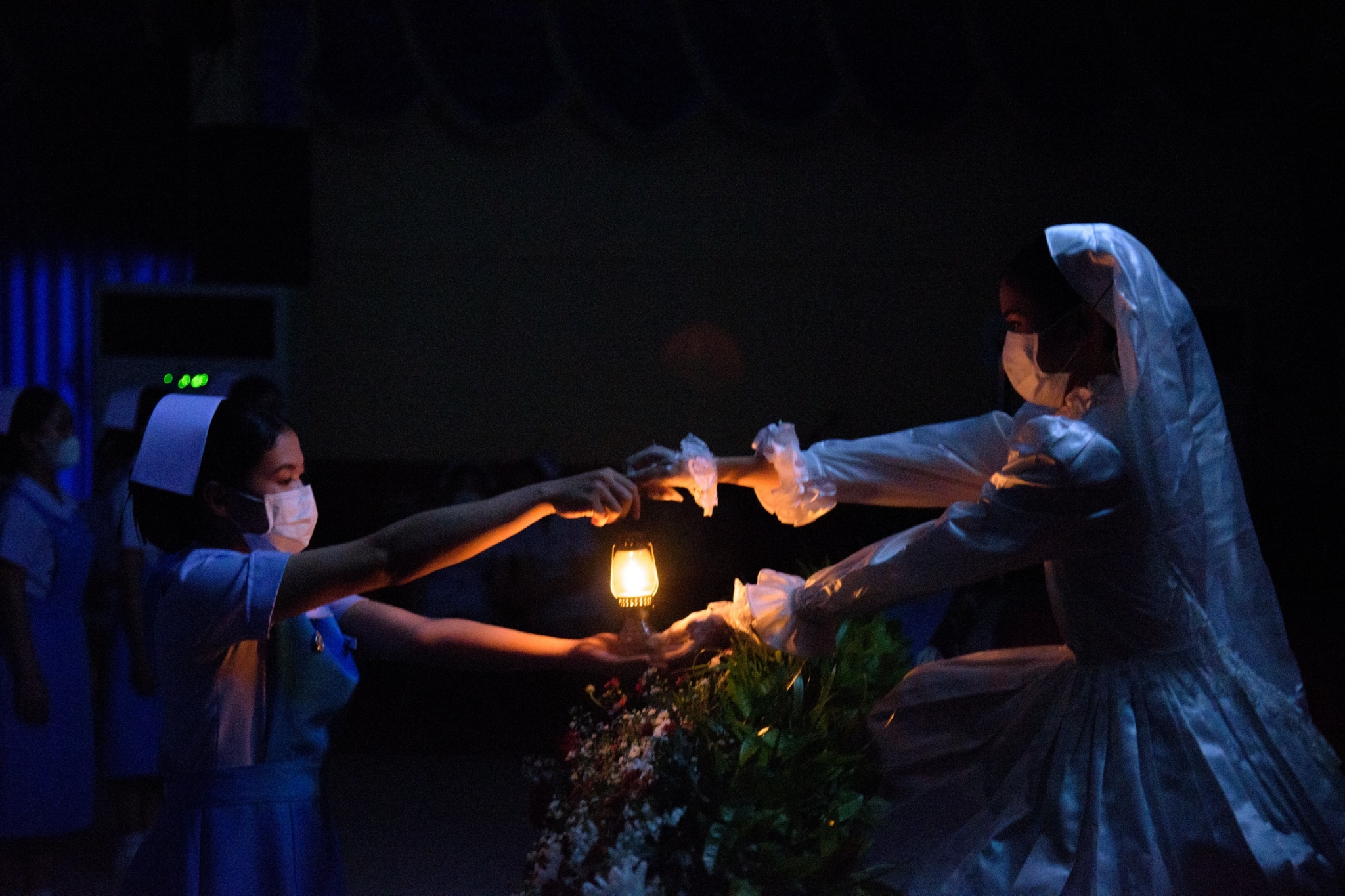 วพบ.นครพนม จัดพิธีมอบดวงประทีป และพิธีอันเชิญดวงประทีปสักการะพระราชานุสาวรีย์ สมเด็จพระศรีนครินทราบรมราชชนนี ประจำปีการศึกษา 2565