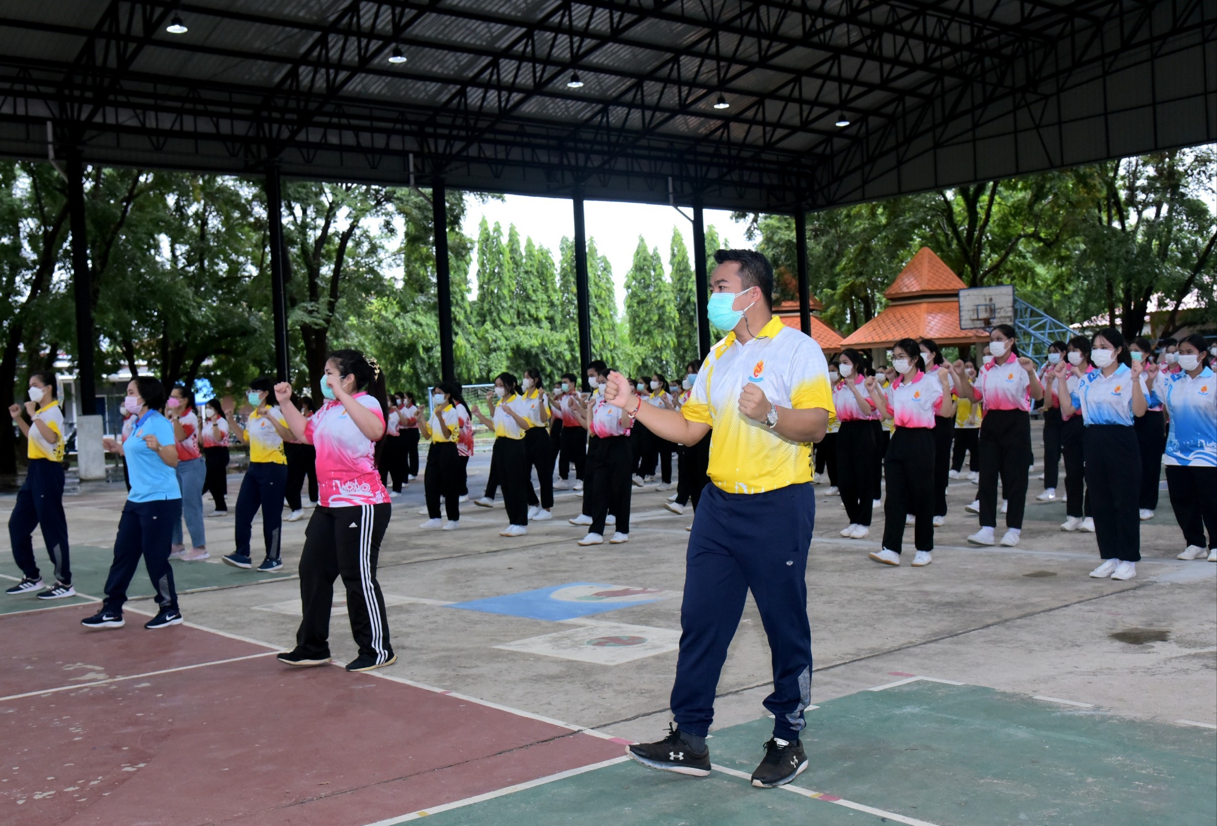 วพบ.นครพนม จัดโครงการกีฬาสี