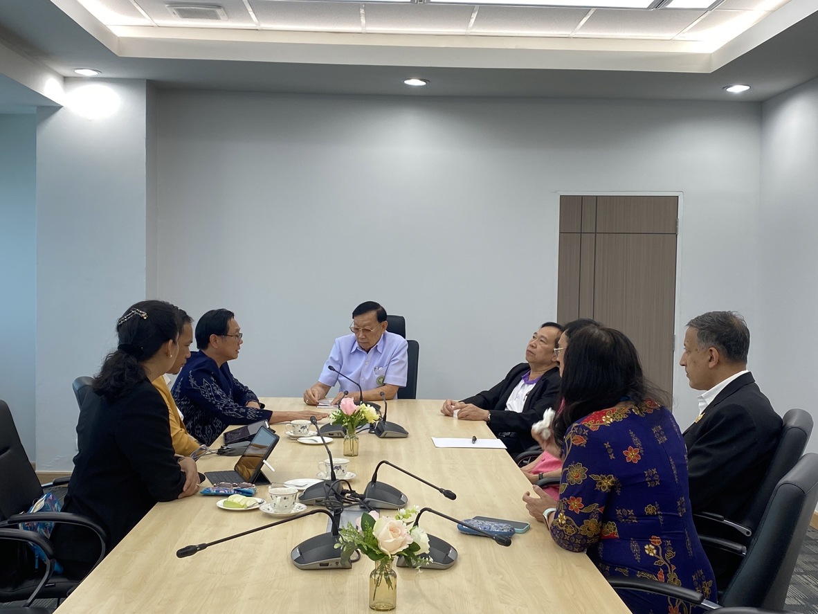 ม.นครพนม หารือการทำความร่วมมือด้านการผลิตแพทย์และบุคลากรด้านสุขภาพ กับสถาบันพระบรมราชชนก (Nakhon Phanom University discusses collaboration on medical and healthcare personnel production with the Praboromarajchanok Institute.)