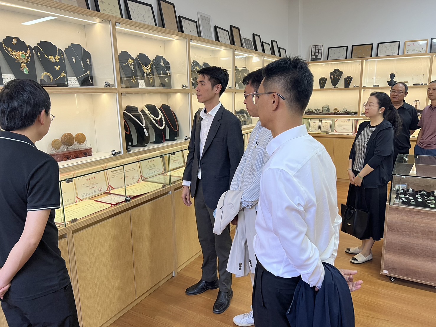 ฝ่ายวิชาการ ม.นครพนม เยือนสาธารณรัฐประชาชนจีน เดินหน้าหารือสร้างเครือข่ายทางวิชาการและประชาสัมพันธ์หลักสูตรเชิงรุก