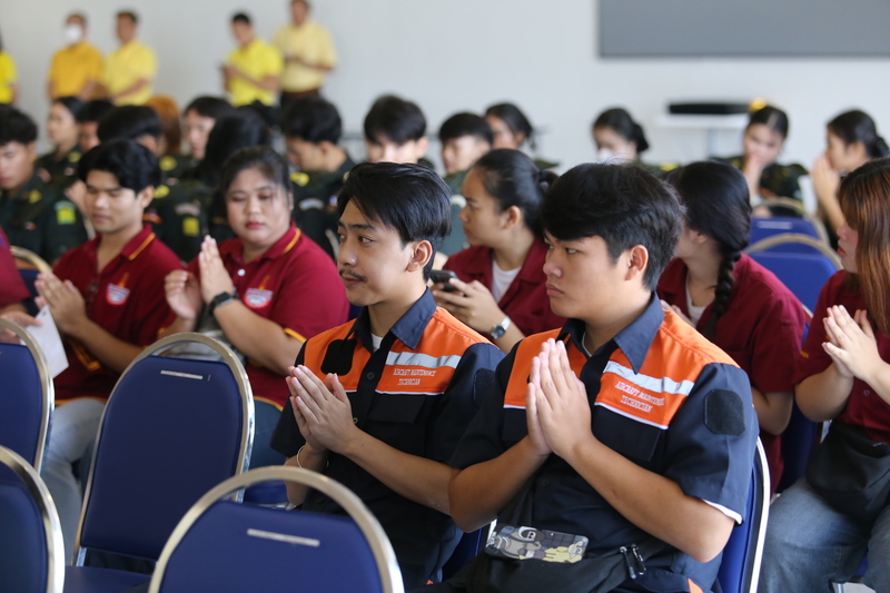 พิธีทำบุญตักบาตร วันคล้ายวันสถาปนามหาวิทยาลัยนครพนม ครบรอบ 19 ปี