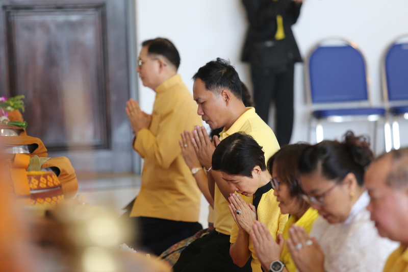 พิธีทำบุญตักบาตร วันคล้ายวันสถาปนามหาวิทยาลัยนครพนม ครบรอบ 19 ปี