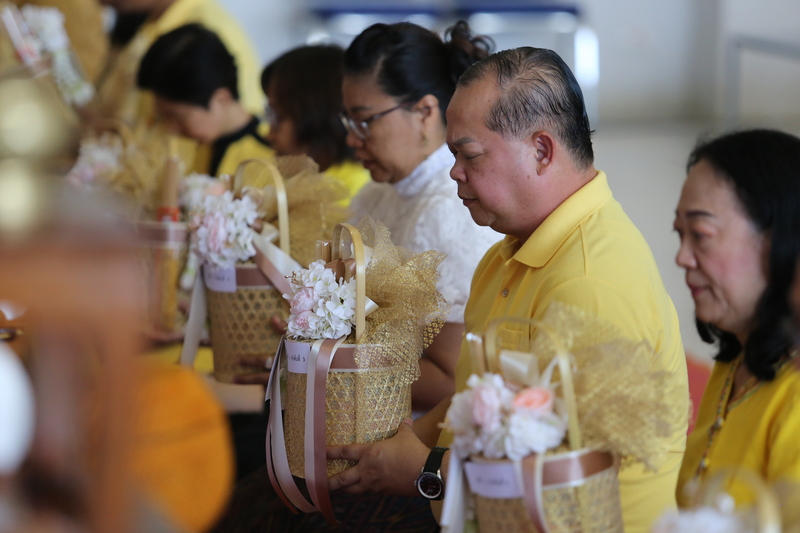 พิธีทำบุญตักบาตร วันคล้ายวันสถาปนามหาวิทยาลัยนครพนม ครบรอบ 19 ปี