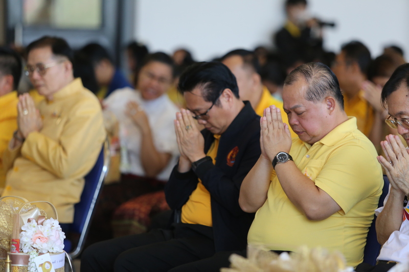 พิธีทำบุญตักบาตร วันคล้ายวันสถาปนามหาวิทยาลัยนครพนม ครบรอบ 19 ปี