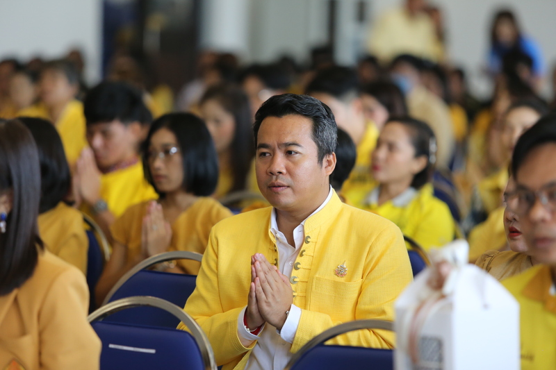 พิธีทำบุญตักบาตร วันคล้ายวันสถาปนามหาวิทยาลัยนครพนม ครบรอบ 19 ปี