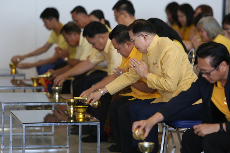พิธีทำบุญตักบาตร วันคล้ายวันสถาปนามหาวิทยาลัยนครพนม ครบรอบ 19 ปี