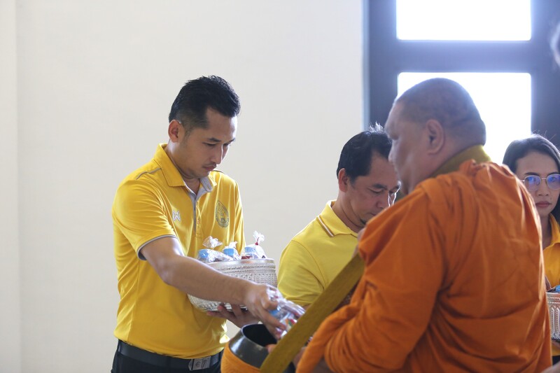 พิธีทำบุญตักบาตร วันคล้ายวันสถาปนามหาวิทยาลัยนครพนม ครบรอบ 19 ปี