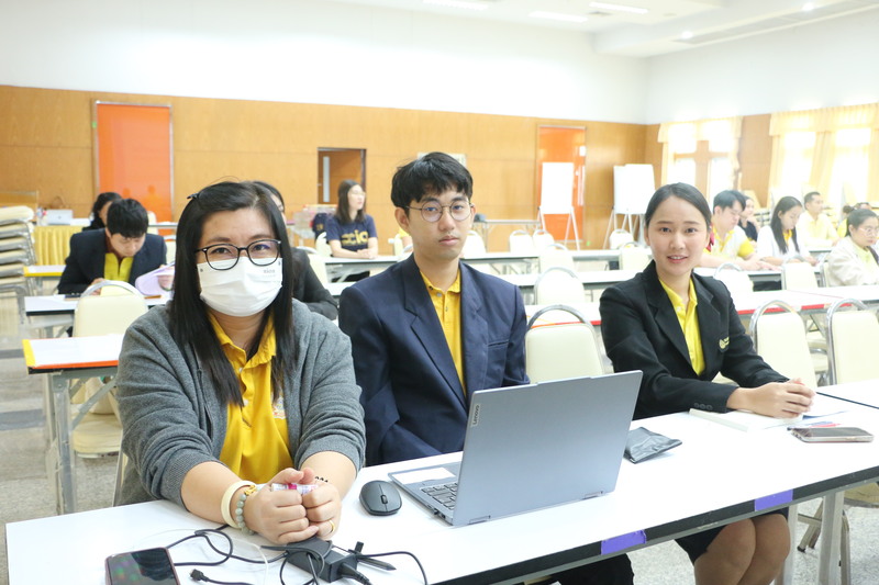 ม.นครพนม จัดโครงการฝึกอบรมการใช้สื่อออนไลน์ในการปฏิบัติงานอย่างสร้างสรรค์