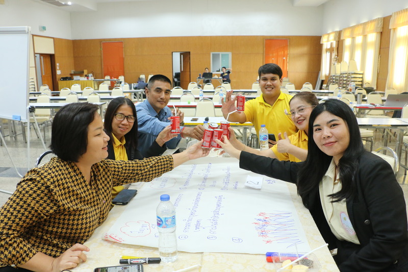 ม.นครพนม จัดโครงการฝึกอบรมการใช้สื่อออนไลน์ในการปฏิบัติงานอย่างสร้างสรรค์