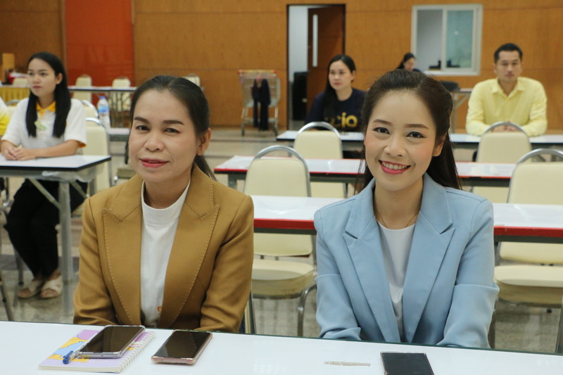 ม.นครพนม จัดโครงการฝึกอบรมการใช้สื่อออนไลน์ในการปฏิบัติงานอย่างสร้างสรรค์