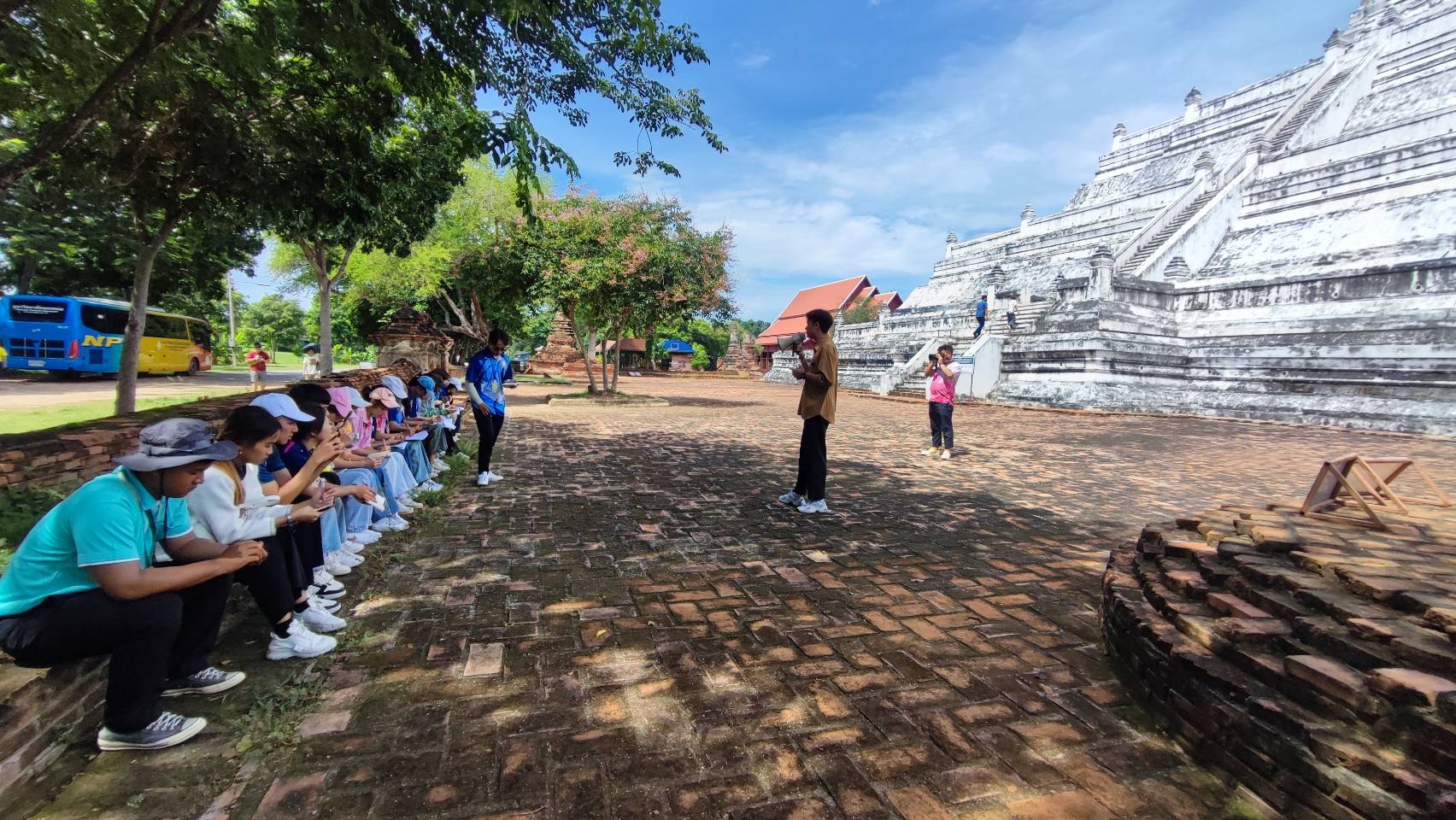 วิทยาลัยการท่องเที่ยวและอุตสาหกรรมบริการ จัดกิจกรรมฝึกปฏิบัตินำเที่ยวตามเส้นทางที่กำหนด โดยกรมการท่องเที่ยว กระทรวงท่องเที่ยวและกีฬา (Field Trips)