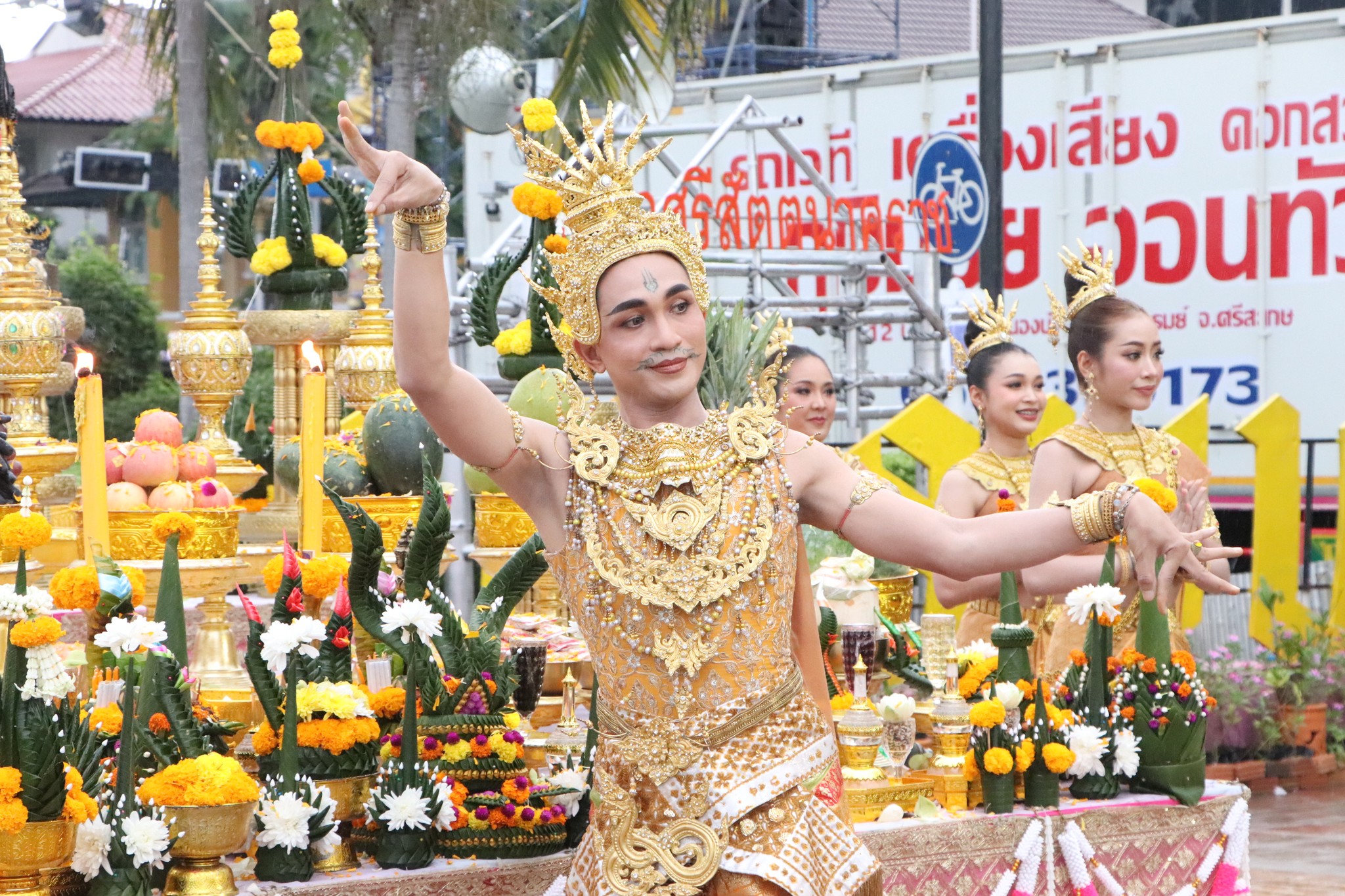 ม.นครพนม ร่วมพิธีเปิดโครงการกระตุ้นเศรษฐกิจด้านการส่งเสริมการท่องเที่ยวเมืองน่าเที่ยว