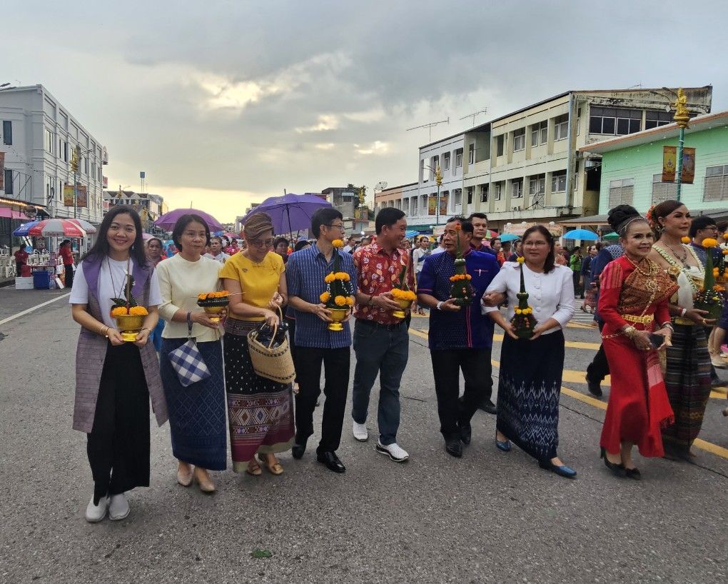 ม.นครพนม ร่วมพิธีเปิดโครงการกระตุ้นเศรษฐกิจด้านการส่งเสริมการท่องเที่ยวเมืองน่าเที่ยว