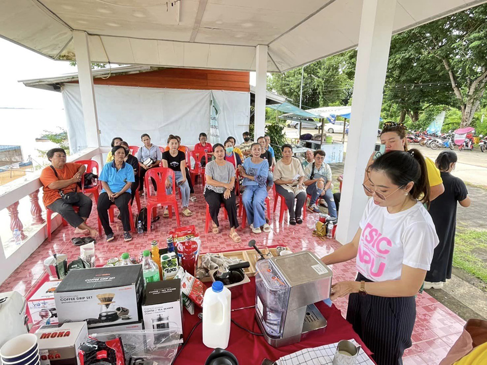 ร่วมพิธีเปิดการฝึกอบรมโครงการส่งเสริมการท่องเที่ยวเชิงธุรกิจหลักสูตร ผู้ประกอบการธุรกิจเครื่องดื่ม สถาบันพัฒนาฝีมือแรงงาน 41 นครพนม (Attended the opening ceremony of the business tourism promotion project training program for beverage business operators, Skill Development Institute 41 Nakhon Phanom.)