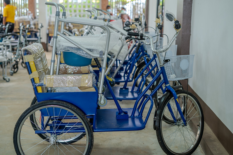 ม.นครพนม เข้าร่วมพิธีมอบเครื่องช่วยกายอุปกรณ์และอุปกรณ์การแพทย์ กองทุนฟื้นฟูสมรรถภาพจังหวัดนครพนม