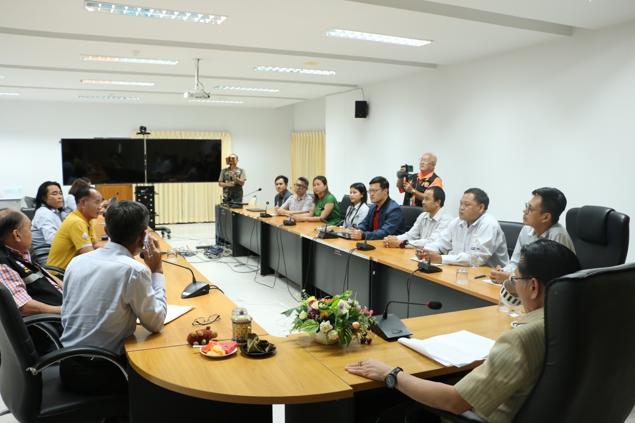 ม.นครพนม หารือ สว.นครพนม วางแผนขับเคลื่อนจังหวัดสู่ศูนย์กลางคาร์บอนต่ำ