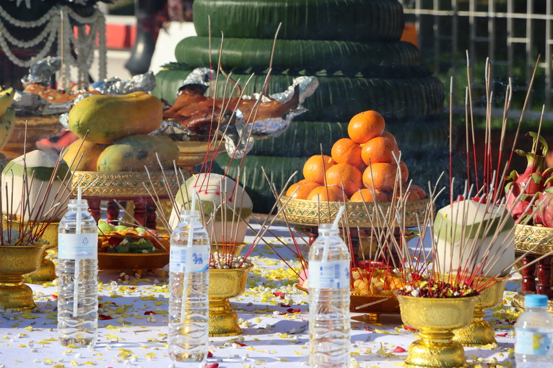 ม.นครพนม ร่วมพิธีบวงสรวงสิ่งศักดิ์สิทธิ์ ประเพณีไหลเรือไฟ ประจำปี 2567