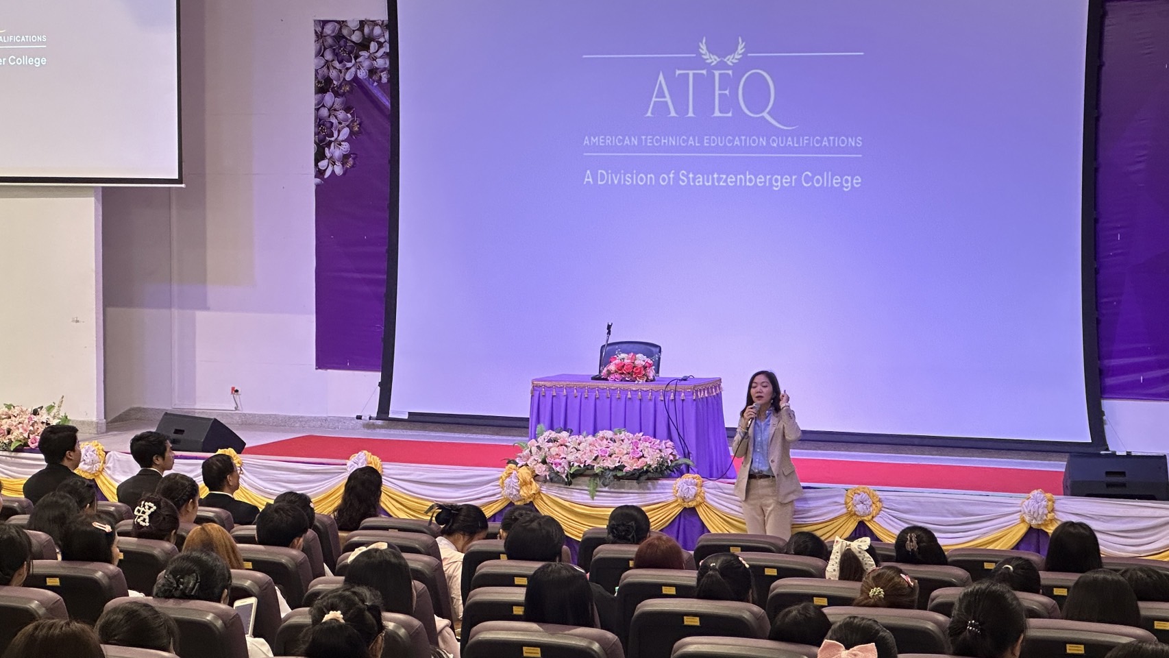 กองบริหารวิชาการ ม.นครพนม จัดกิจกรรมบรรยายแนวทางการศึกษาต่อ การฝึกประสบการณ์และการทำงานในประเทศสหรัฐอเมริกา