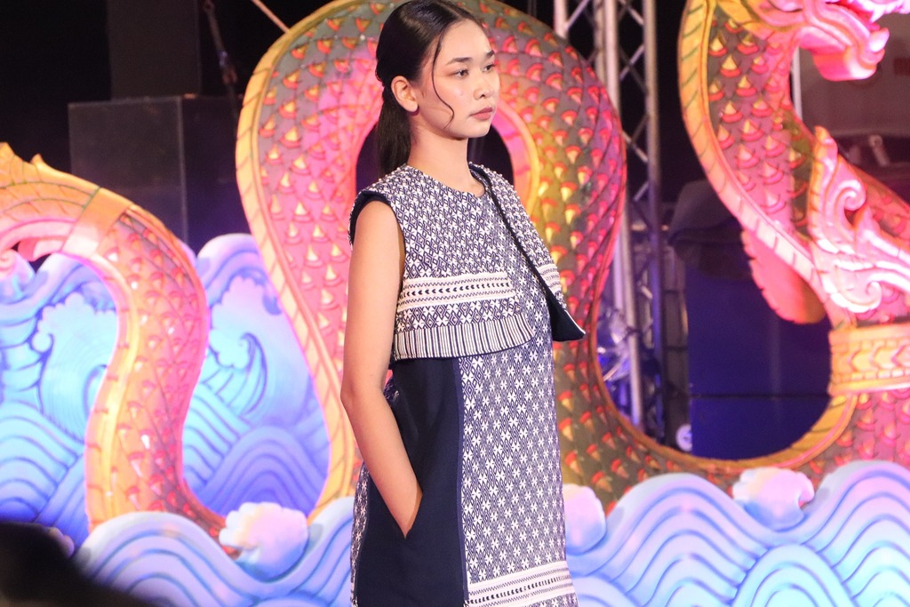 ม.นครพนม ร่วมตัดสินประกวดแฟชั่นชุดผ้าไทยใส่ให้สนุก ส่งเสริมอนุรักษ์ผ้าไทย