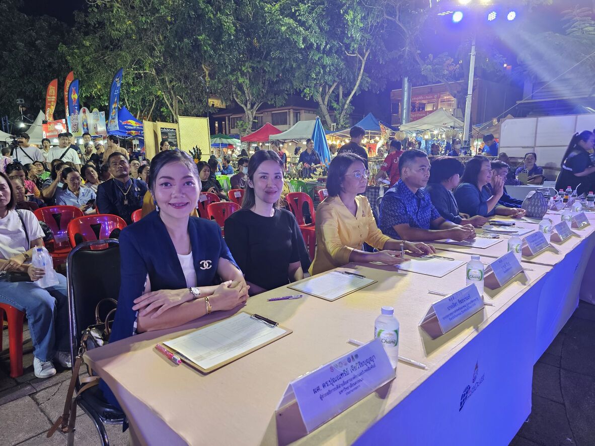 ม.นครพนม ร่วมตัดสินประกวดแฟชั่นชุดผ้าไทยใส่ให้สนุก ส่งเสริมอนุรักษ์ผ้าไทย