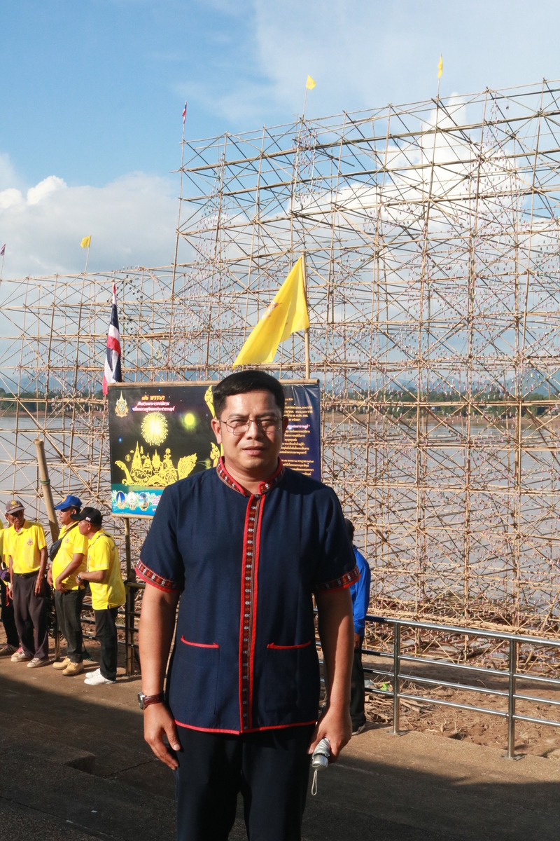 ม.นครพนม ร่วมลงพื้นที่ตรวจเยี่ยมให้กำลังใจคณะผู้จัดทำเรือไฟ