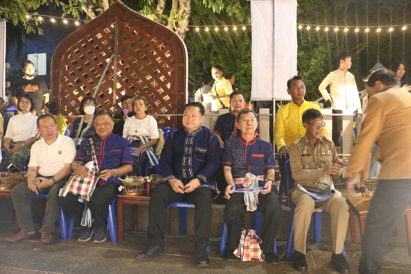 ม.นครพนม ร่วมลงพื้นที่ตรวจเยี่ยมให้กำลังใจคณะผู้จัดทำเรือไฟ