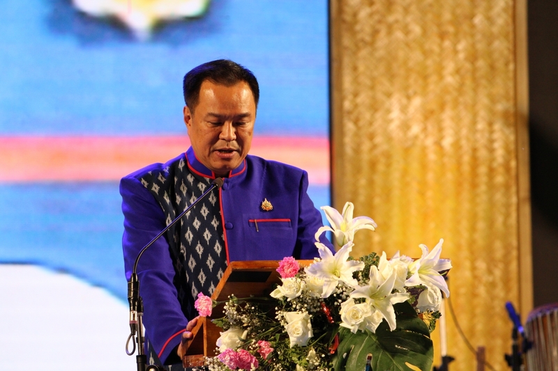 ม.นครพนม ร่วมพิธีเปิดงานมหกรรมไหลเรือไฟนครพนม ประจำปี 2567