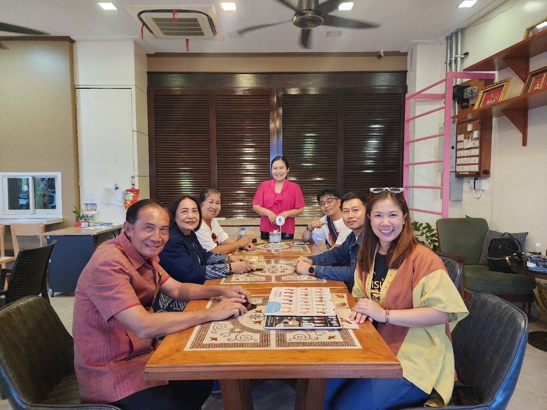 นักวิจัย ม.นครพนม จัดสาธิตการทำกะละแมโบราณ ชวนชิมเมนูอาหารถิ่นนครพนม ยลเรือไฟโบราณ งานประเพณีไหลเรือไฟ 2567